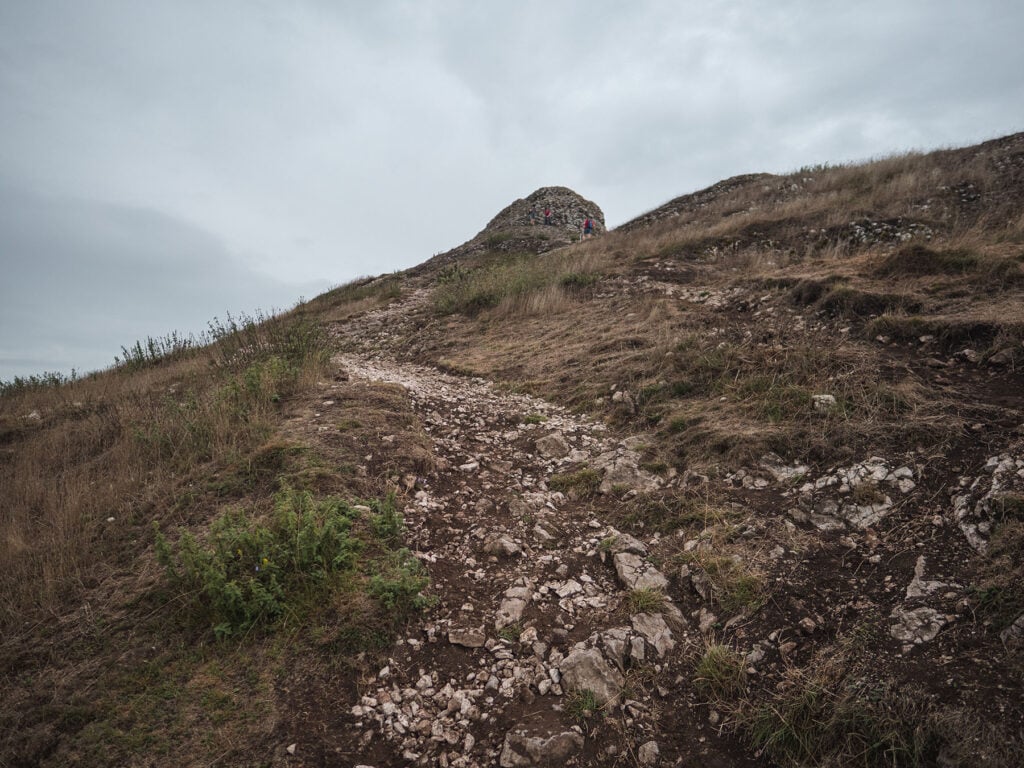 The final scramble to the summit of Thorpe Cloud