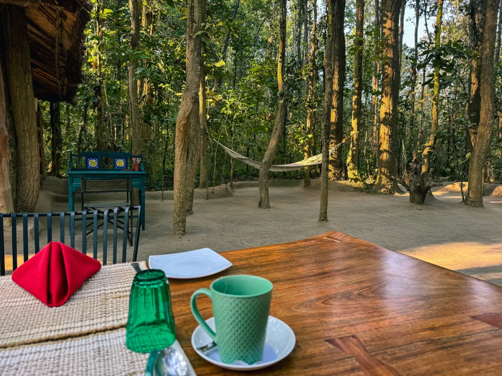 Jungle lodge accommodation next to Kahna Tiger Reserve, India