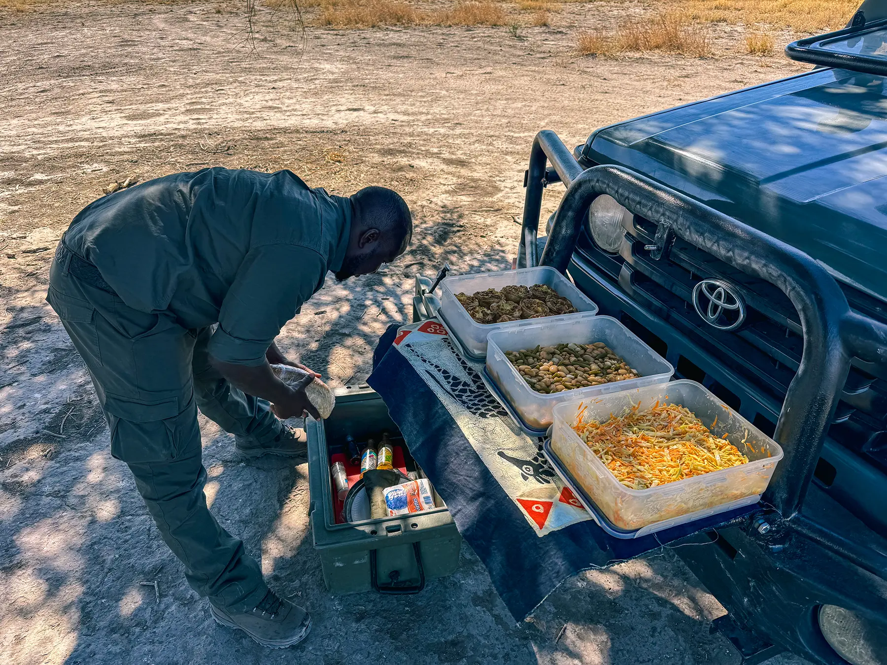 On moving days our private chef would prepare a delicious packed lunch such as these quiches. On non-moving days we'd have freshly cooked lunch back at camp.