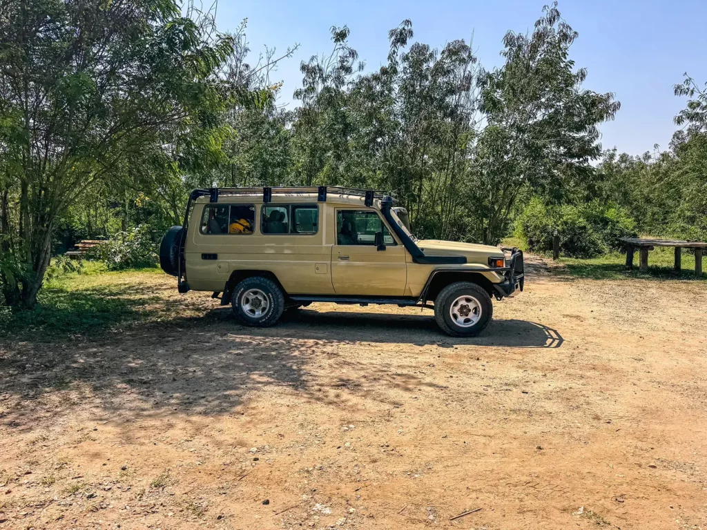 Short wheelbase Toyota Land Cruiser safari vehicle, Uganda
