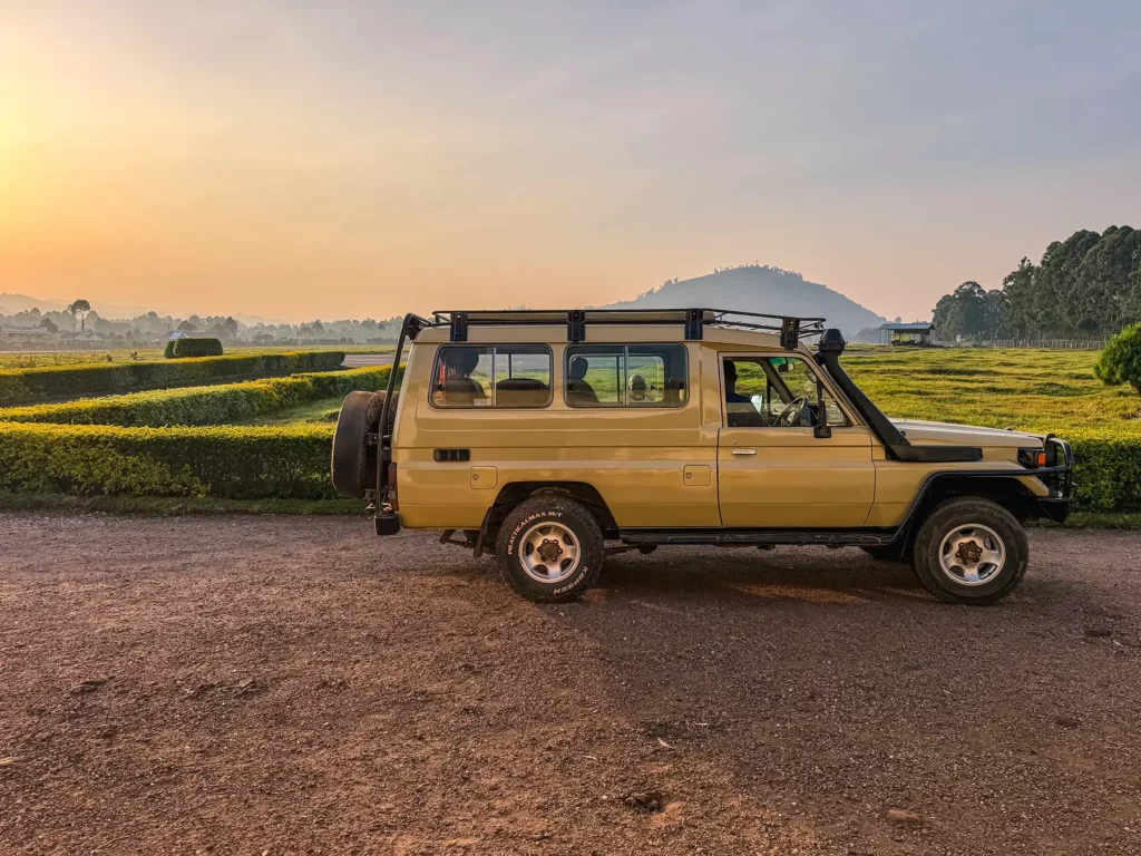 Short wheelbase Toyota Land Cruiser safari vehicle