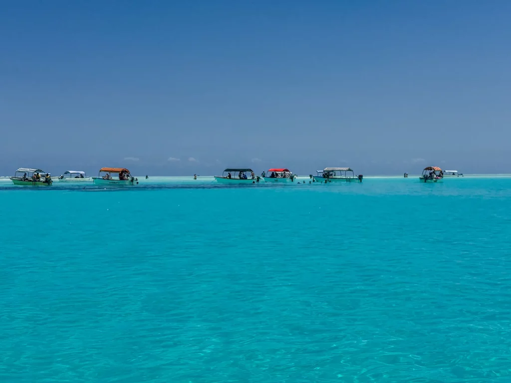 Boat snorkelling excursions, Mnemba Atoll, Mnemba Marine Park, Zanzibar