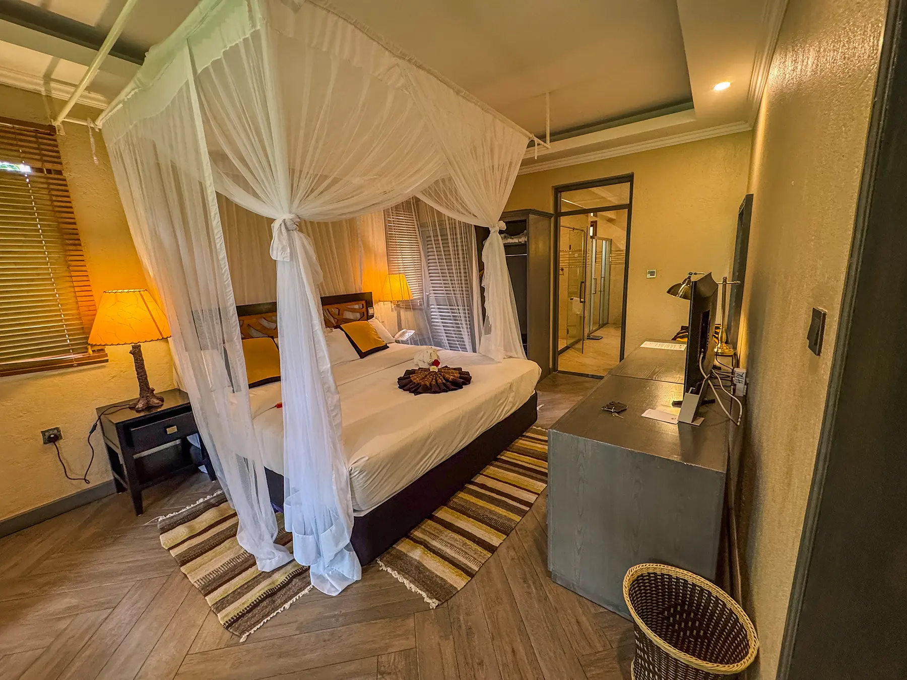 Mid-range accommodation on Lake Naivasha in Kenya